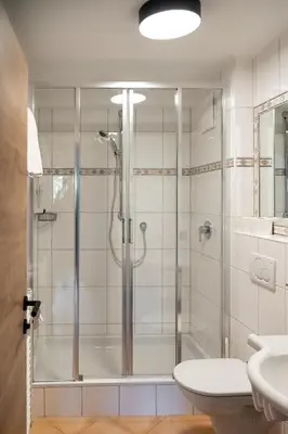 Ein Badezimmer in der Unterkunft Gasthof Schöntal