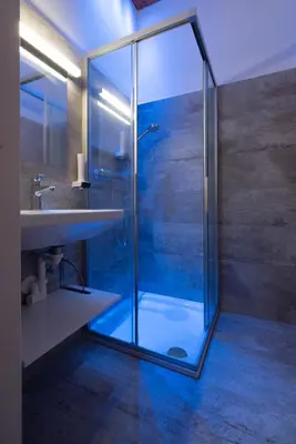 Ein Badezimmer in der Unterkunft Haus Weyregg - Pension