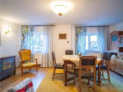 Ein Sitzbereich in der Unterkunft Katzerhaus Ebensee
