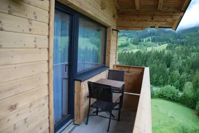 Ein allgemeiner Bergblick oder ein Berglick von der Ferienwohnung aus