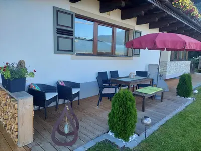 Ein Garten an der Unterkunft Appartements Zauchenseeblick Thunhart