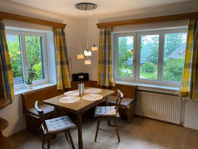 Ein Sitzbereich in der Unterkunft Ferienwohnung Laimer, Radau 37