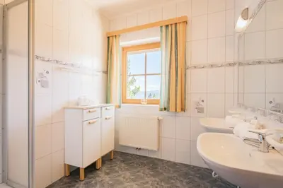 Ein Badezimmer in der Unterkunft Appartementhaus Samson Fanningberg