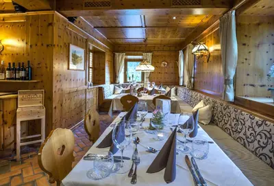 Ein Restaurant oder anderes Speiselokal in der Unterkunft Appartementhaus Madlen