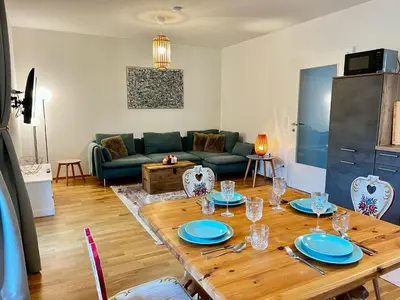 Ein Sitzbereich in der Unterkunft Ferienwohnung im Sonnendorf Öblarn