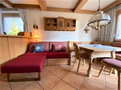 Ein Sitzbereich in der Unterkunft Bergidyll 9 by Alpenidyll Apartments
