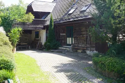 Das Gebäude in dem sich das Bed & Breakfast befindet