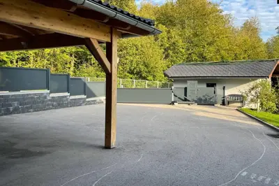 Das Gebäude in dem sich die Ferienwohnung befindet