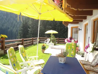 Ein Garten an der Unterkunft Haus Gappmaier