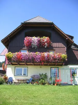 Ein Garten an der Unterkunft Bauernhof Haim-Schnepfleitner