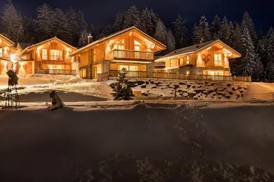 Lerchpeuntgut Almchalets im Winter