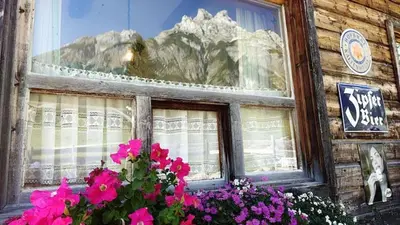 Ein allgemeiner Bergblick oder ein Berglick von der Ferienwohnung aus