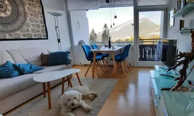 Ein allgemeiner Bergblick oder ein Berglick von der Ferienwohnung aus