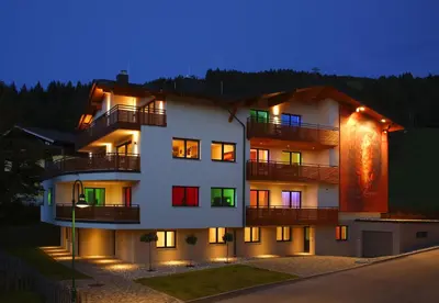 Das Gebäude in dem sich das Aparthotel befindet