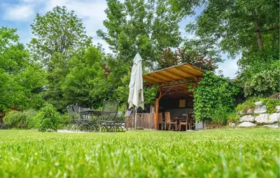 Ein Garten an der Unterkunft Schoen Eingerichtete Ferienw