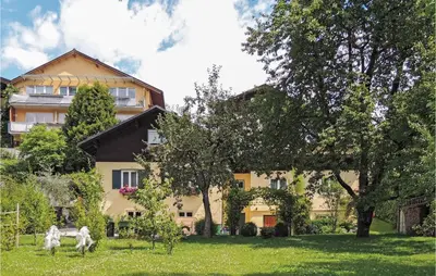 Ein Garten an der Unterkunft Ferienhaus In Ruhiger Lage