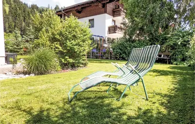 Ein Garten an der Unterkunft Gemuetliches Ferienhaeuschen