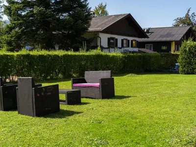 Ein Garten an der Unterkunft Haus Leitzinger OG2