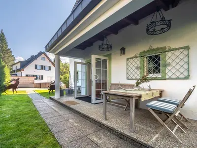 Das Gebäude in dem sich die Ferienwohnung befindet