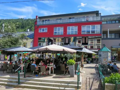 Ein allgemeiner Bergblick oder ein Berglick von der Ferienwohnung aus