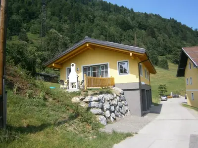 Ein allgemeiner Bergblick oder ein Berglick von der Ferienwohnung aus