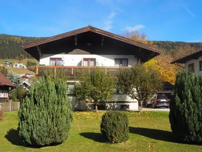 Ein allgemeiner Bergblick oder ein Berglick von der Ferienwohnung aus