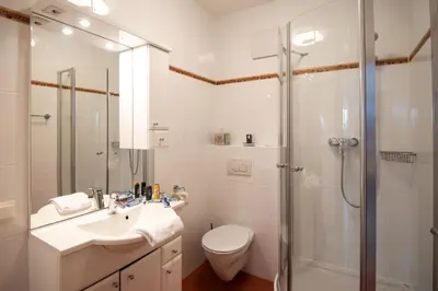 Ein Badezimmer in der Unterkunft Apartmenthaus HAUS Gipfelglück Apartment KRUMMHOLZ