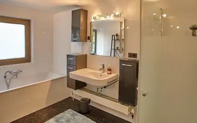 Ein Badezimmer in der Unterkunft Keramikhaus Gmunden