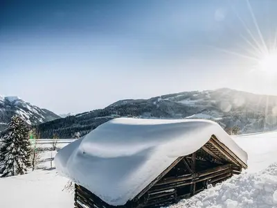 Ein allgemeiner Bergblick oder ein Berglick von der Ferienwohnung aus