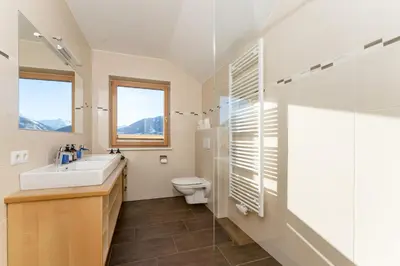 Ein Badezimmer in der Unterkunft Haus Clarysse