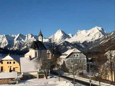 Ein allgemeiner Bergblick oder ein Berglick von der Ferienwohnung aus