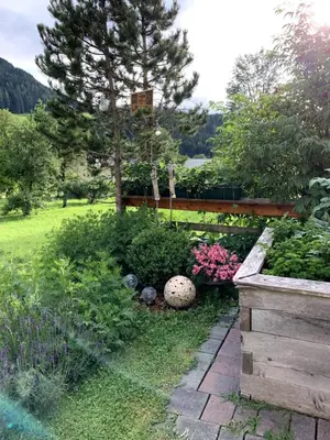 Ein Garten an der Unterkunft Appartement Vierthaler
