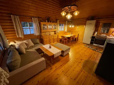 Ein Sitzbereich in der Unterkunft Ferienhütte Bosic