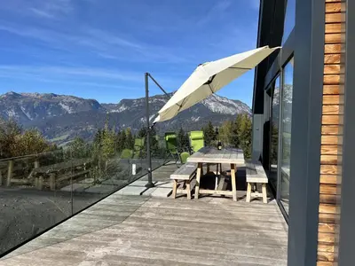 Ein allgemeiner Bergblick oder ein Berglick von des Chalets aus