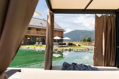 Ein allgemeiner Bergblick oder ein Berglick von der Ferienwohnung aus