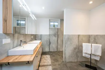 Ein Badezimmer in der Unterkunft Ferienwohnung Weiß
