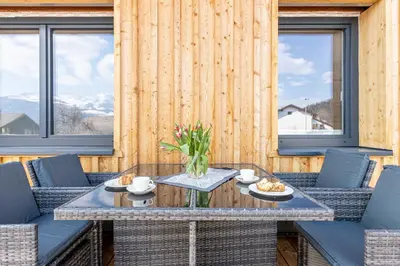 Ein allgemeiner Bergblick oder ein Berglick von der Ferienwohnung aus