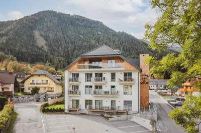 Ein allgemeiner Bergblick oder ein Berglick von der Ferienwohnung aus