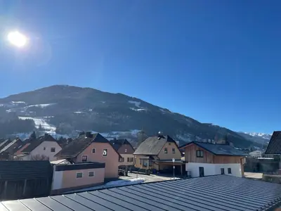 Ein allgemeiner Bergblick oder ein Berglick von der Ferienwohnung aus