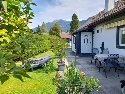 Ein Garten an der Unterkunft Apartment Mira