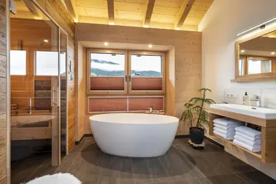 Ein Badezimmer in der Unterkunft Holzlodge Chalets Nähe Obertauern