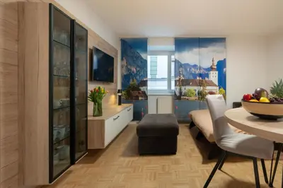 TV/Unterhaltungsangebot in der Unterkunft Modern Apartment, Full Kitchen, for 6