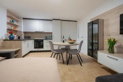 Küche/Küchenzeile in der Unterkunft Modern Apartment, Full Kitchen, for 6
