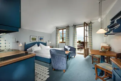 Ein Sitzbereich in der Unterkunft MONDI Appartements am Grundlsee