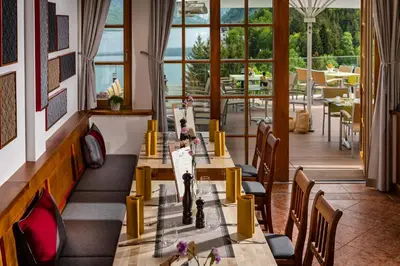 Ein Sitzbereich in der Unterkunft MONDI Appartements am Grundlsee