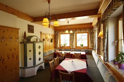 Ein Restaurant oder anderes Speiselokal in der Unterkunft Bankwirt