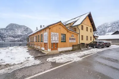 Ein allgemeiner Bergblick oder ein Berglick von des Privatzimmers aus