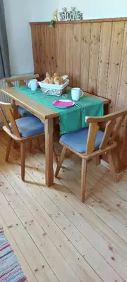 Ein Sitzbereich in der Unterkunft Ferienwohnung Seeberg mit Almfeeling