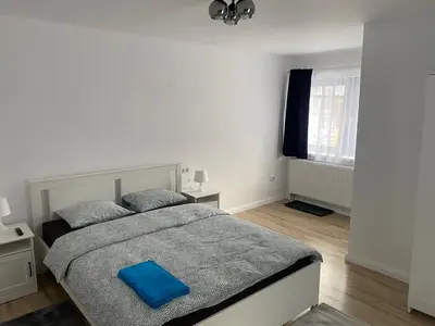 Ein Bett oder Betten in einem Zimmer der Unterkunft Center House