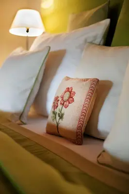 Ein Bett oder Betten in einem Zimmer der Unterkunft Garden Cottage Villa Lichtenstein - Your Austrian Home